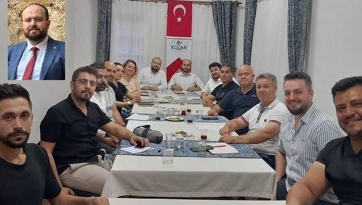 Diş Hekimi Mehmet Can Karaoğlan’ın Başkanlığında Kozan Kent Konseyi ilk Yürütme Kurulu toplantısını Kendi Binasında Gerçekleştirdi…