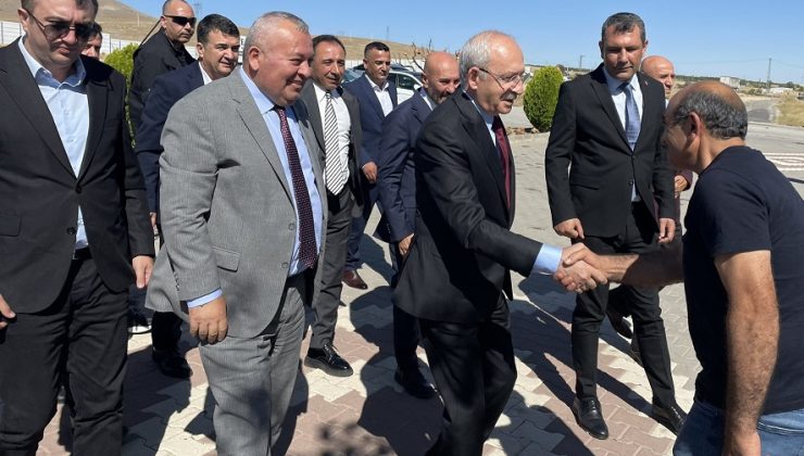 TÜRK SİYASETİNİN İKİ ÖNEMLİ İSMİ “KEMAL KILIÇDAROĞLU VE CEMAL ENGİNYURT” HACIBEKTAŞ VELİ ETKİNLİKLERİNDE…