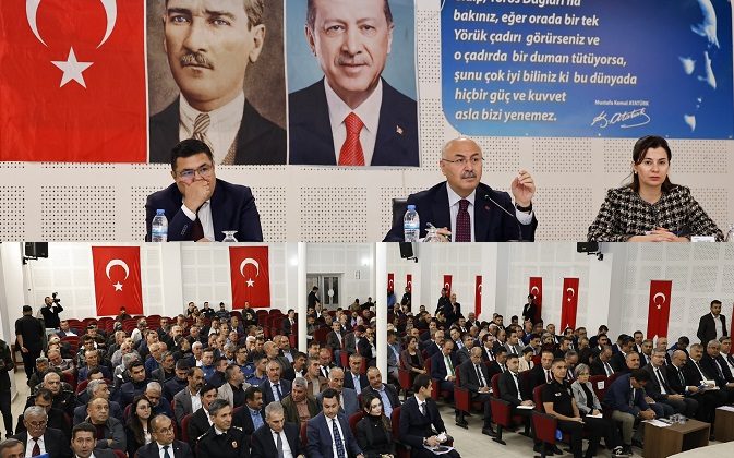 Adana Valimiz Köşker, Saimbeyli’de 3 İlçenin Muhtarlarıyla Buluştu…