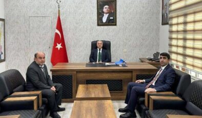 Ceyhan’da Su ve Tarım Projeleri Değerlendirildi: Kaymakam Kurtyemez DSİ Heyetiyle Görüştü