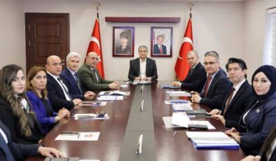 Vali Mustafa Yavuz Başkanlığında Eğitim Değerlendirme Toplantısı Gerçekleştirildi