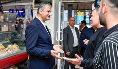 Vali Mustafa Yavuz Küçükdikili’de Esnaf Ziyaretinde Bulundu