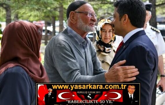 Adanalı Hemşerimiz Gurur Kaynağımız Kırşehir  Valimiz Murat Sefa DEMİRYÜREK’ten Anlamlı Bayramlaşma. Valimiz Bayramda, Şehitlikte Ailelerle, Huzurevin de Devlet Korumasında ki Çocuklarla ve Büyüklerimizle Buluştu…