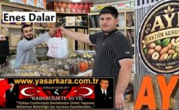 19 Yaşındaki Kardeş Enes DALAR’dan, İşletmeciliğini Ağabeyi Aydın Dalar’ın Yaptığı  Kuruyemişçiliğin Marka Adresi “AYD Kuruyemiş”te Müşterilere Layıkıyla Hizmet Verirken, Hem Müşterilerin Hemde;  Ailesine Verdiği  Destek İle Çevre Esnafın Takdirine Vesile Oluyor…