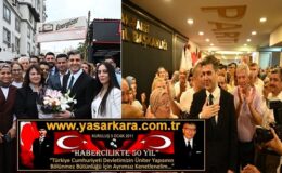 Adana İl Başkanlığı Binasına gelerek görevine başlayan İktidar Partisi  AK Parti Adana İl Başkanı  Av. Mustafa ÖZKAN, Parti Binası önünde Binlerce Ak Partili  tarafındın büyük bir Coşku ile karşılandı